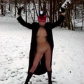 Yvonne zeigt sich nackt im Schnee